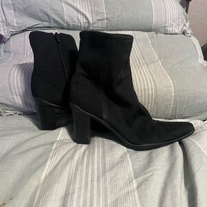 Apostrophe Elegant Black Ankle Boots